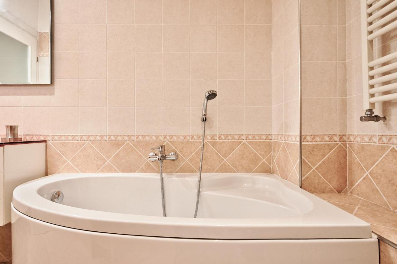 Piazza Statuto Elegant Apartment Торино Екстериор снимка